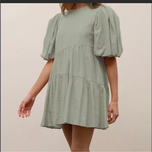 Moon River Elegant Puff Sleeve Light Green Dress